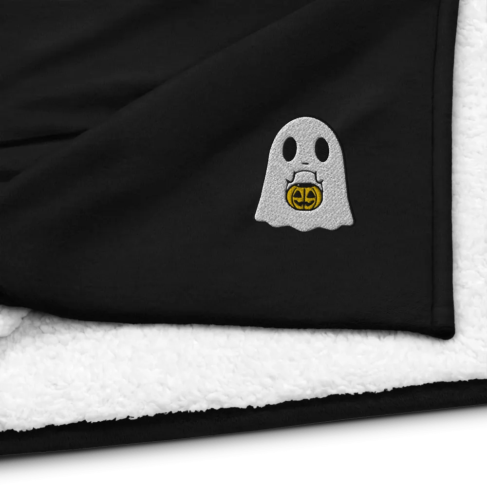 Embroidered to perfection product image (6)