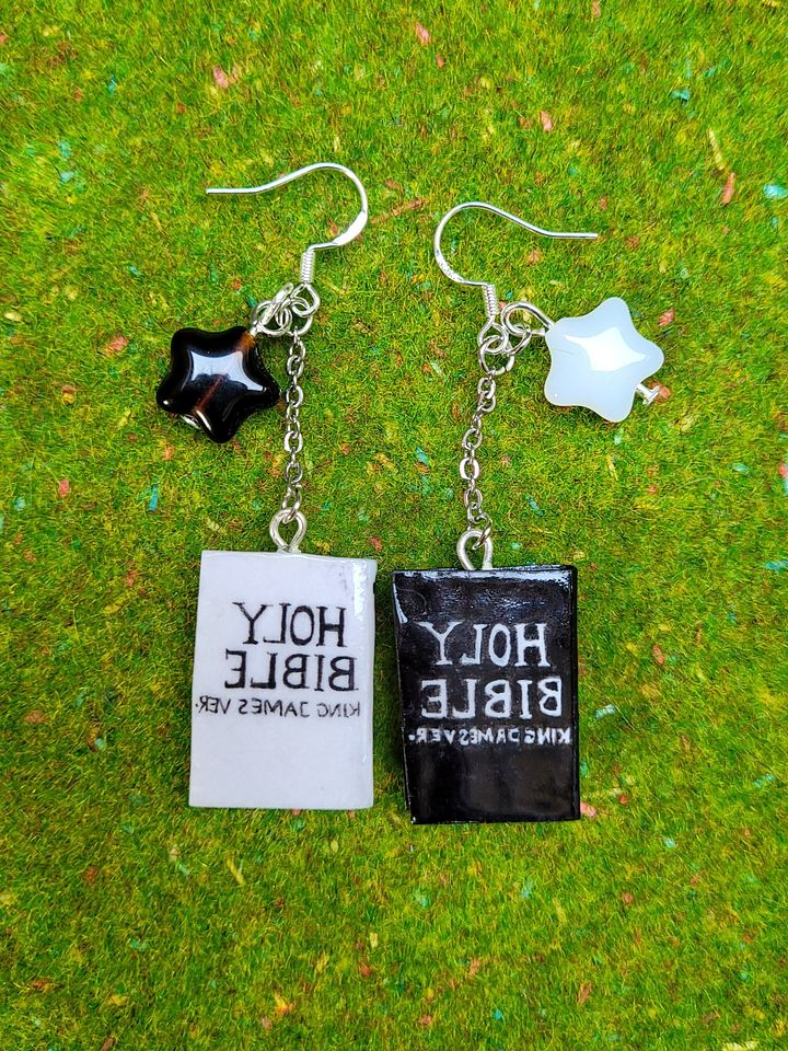 The Bible (King James Version) - Classic Book Earrings product image (2)