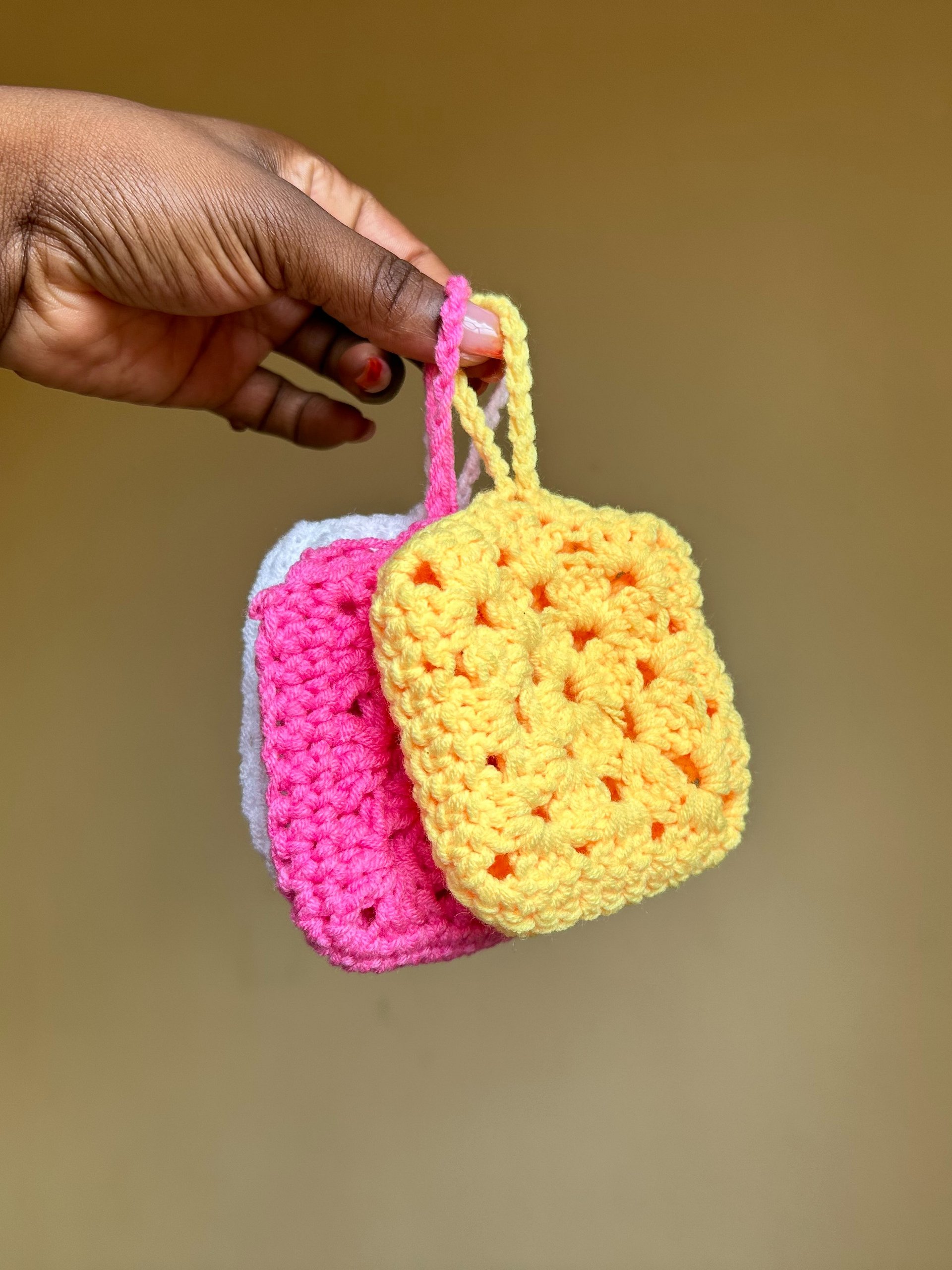 Crochet Granny Square Airpod Case Pattern product image (3)
