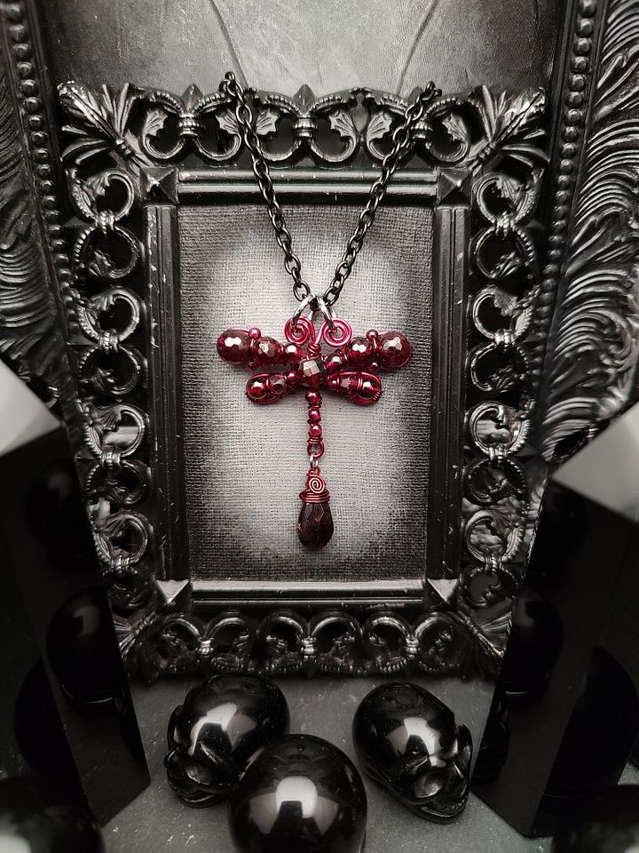 Dragonfly - Blood Garnet Medium product image (1)