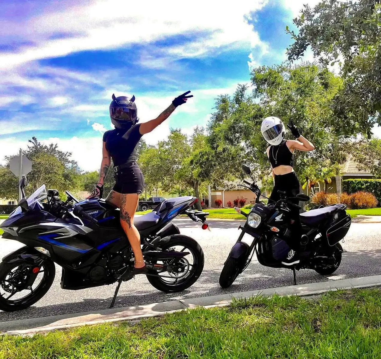 Grateful for this aligned friendship, the laughter, the chaos, and the memories we’re just beginning to create 🖤🛵✨ #GoodEnergyOnly #RideTogether @Raven 🥀 💜🫂