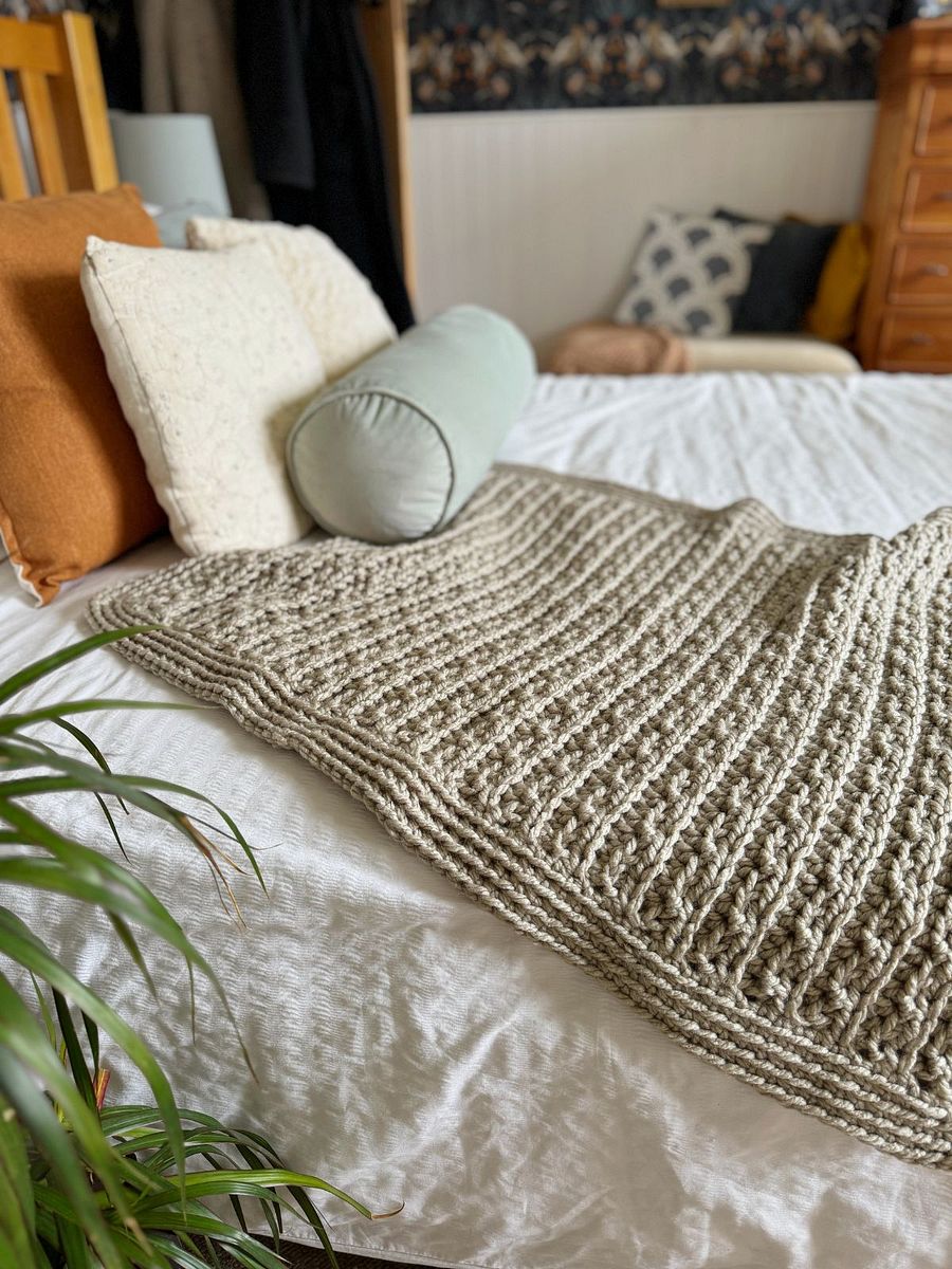 Mystical Blanket / Easy Chunky Crochet Blanket Pattern in 4 Sizes product image (1)