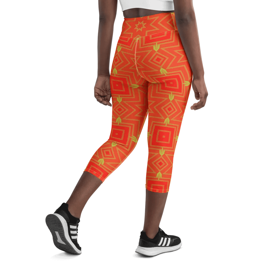 Modern Maze Capri Leggings product image (8)