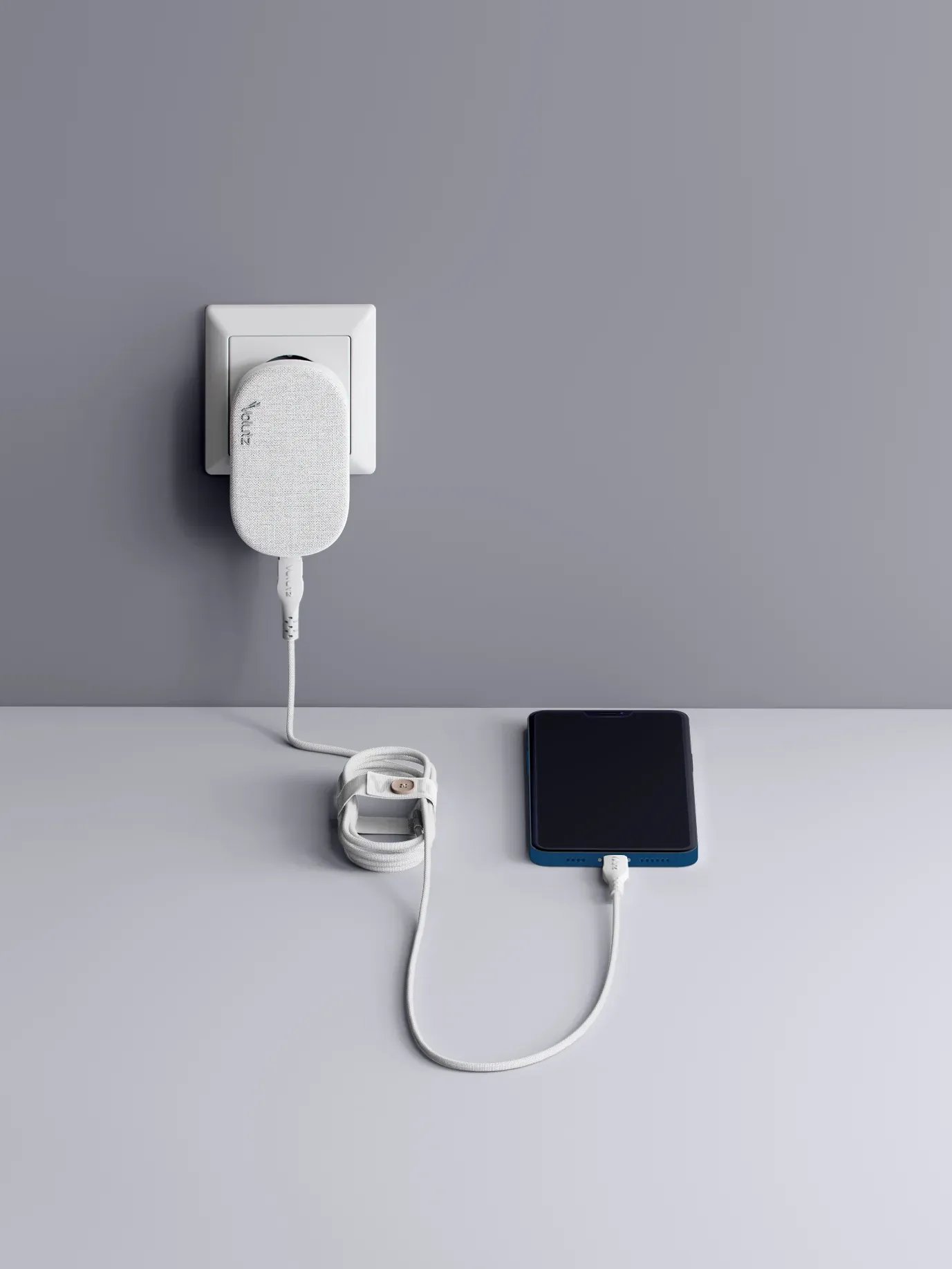 Quantum I 20W Ultra-flat USB-C Wall Charger with Lightning Cable, Snow-White product image (3)
