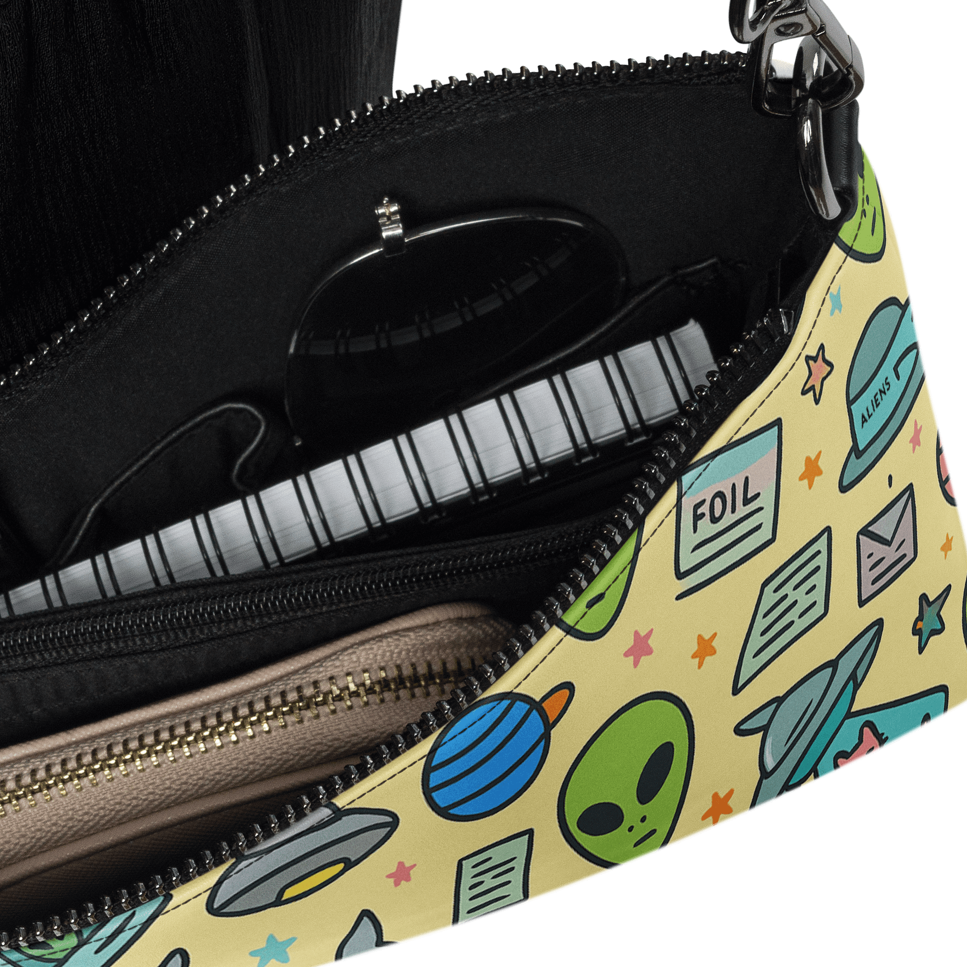 Cats, Tin Foil Hats, Flying Saucers, Conspiracy Theory! Roswell Aliens Crossbody Bag product image (6)