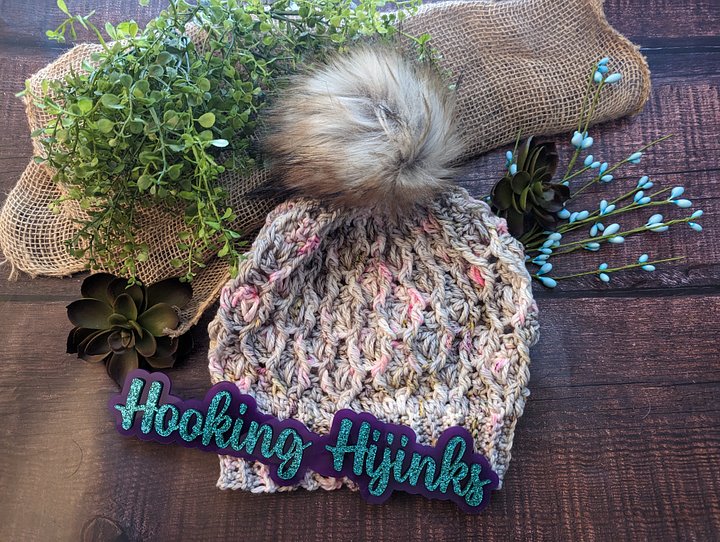 Wavy Dots Beanie - Fiori product image (1)