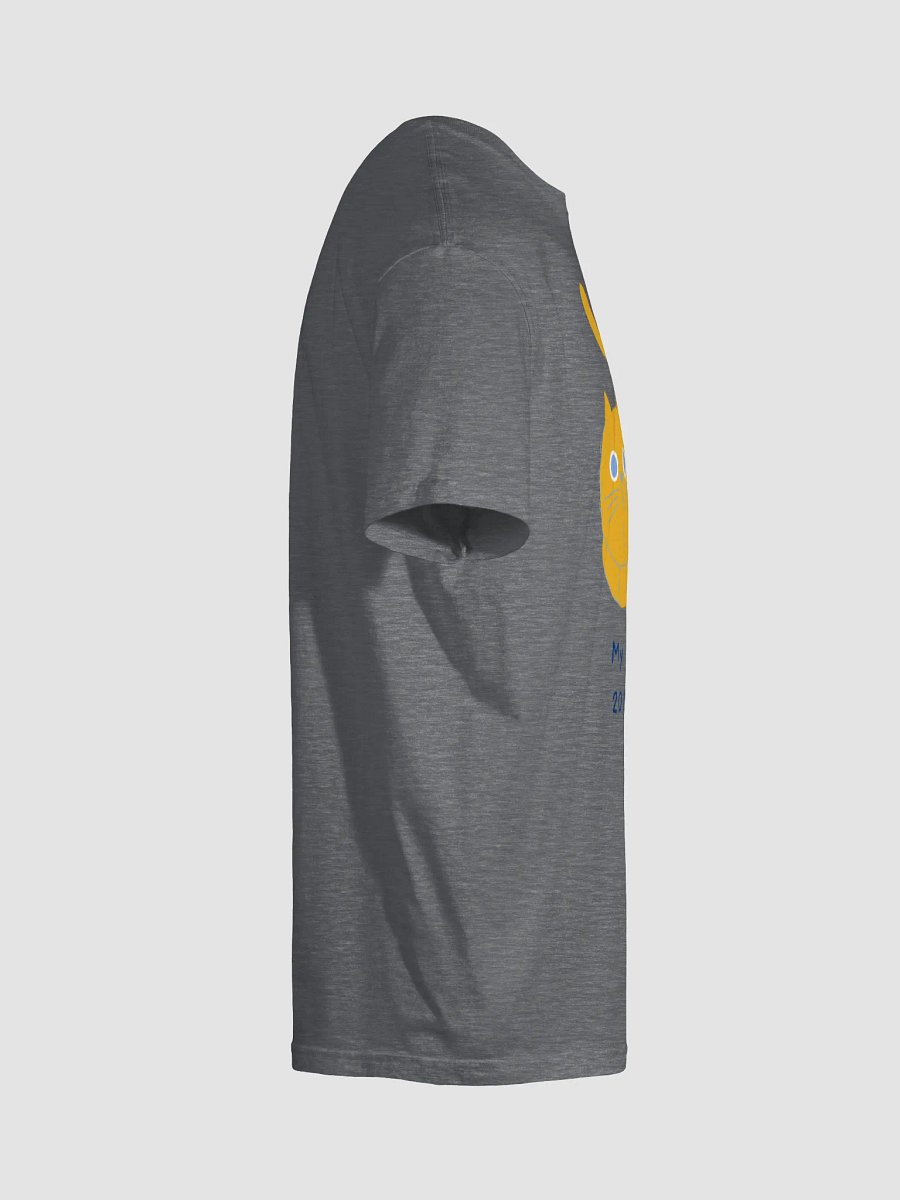 Whiskered Comfort: Resting Cat Face T-Shirt product image (39)