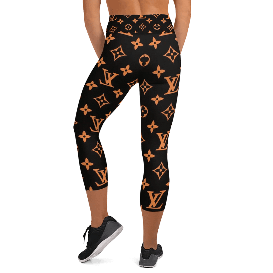 Interlinked Iconic Symbols Yoga Capri Leggings product image (5)