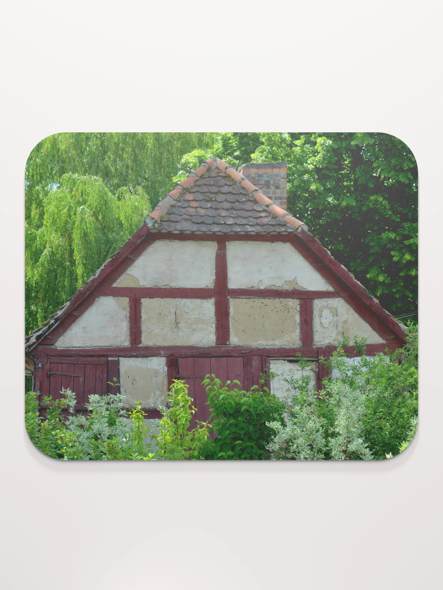 Mauspad - Lehmhütte versinkt im romantischen Bauerngarten product image (2)