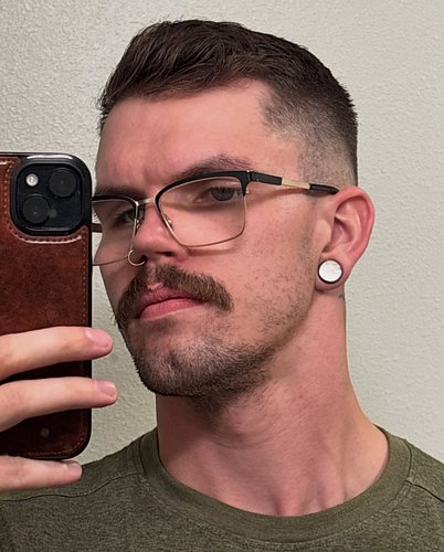 Some pictures of my face, some upcoming shows in Tacoma, some pictures of the sky, and some local cat encounters 

10/11 Don’...