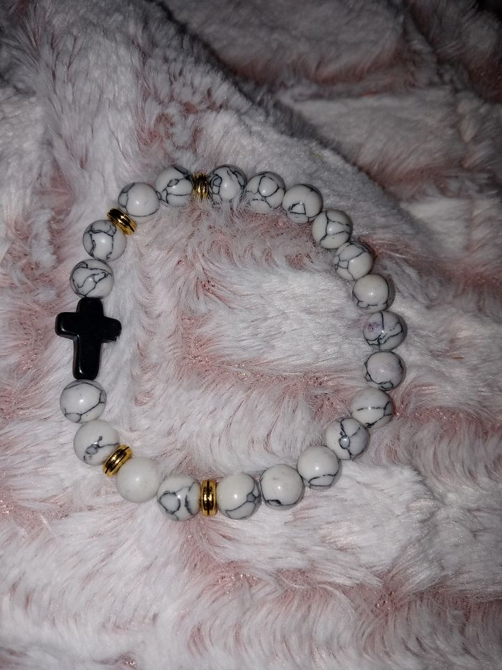 Boss momma white howlet healing stone bracelet product image (1)