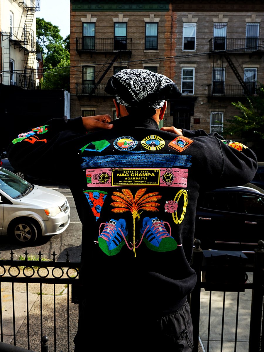 The Crewneck Sweatshirt | Memorabilia product image (5)
