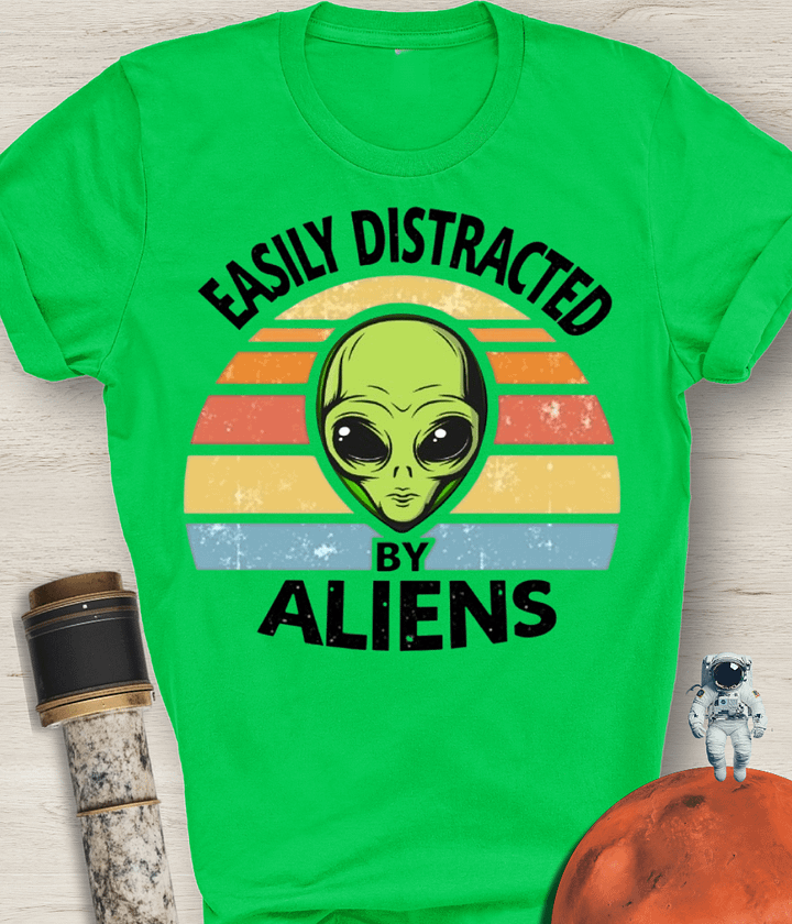 Distracted By Aliens T-Shirt product image (5)