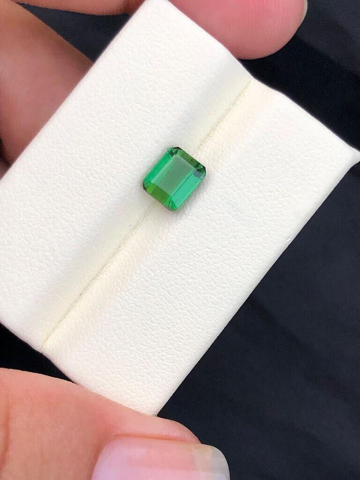 TOURMALINE EMERALD CUT GREEN COLOR GEMSTONE FOR RING & JEWELLERY, 1.50 CARAT product image (2)