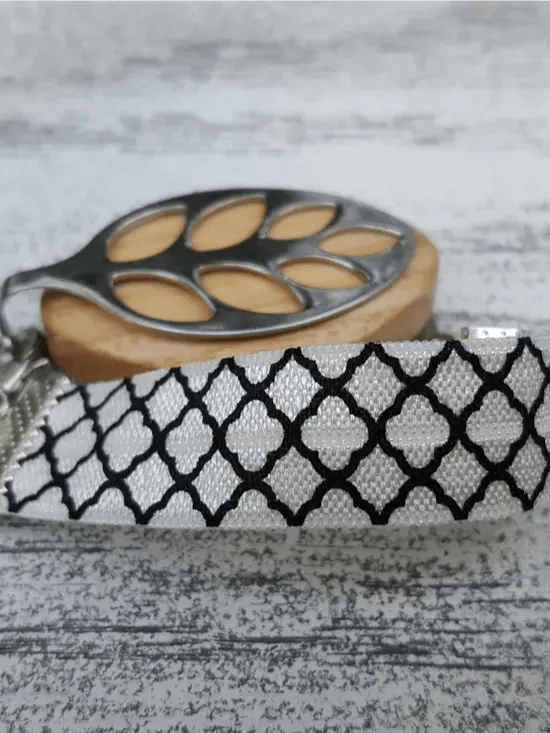 Trefoil Elastic Bracelet | Handmade Accessory for Bellabeat Leaf Urban & Ivy product image (2)