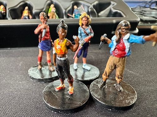 I have been painting minis in my rare free time. I’m pretty proud of how this ultra tiny horror ones have been turning out.