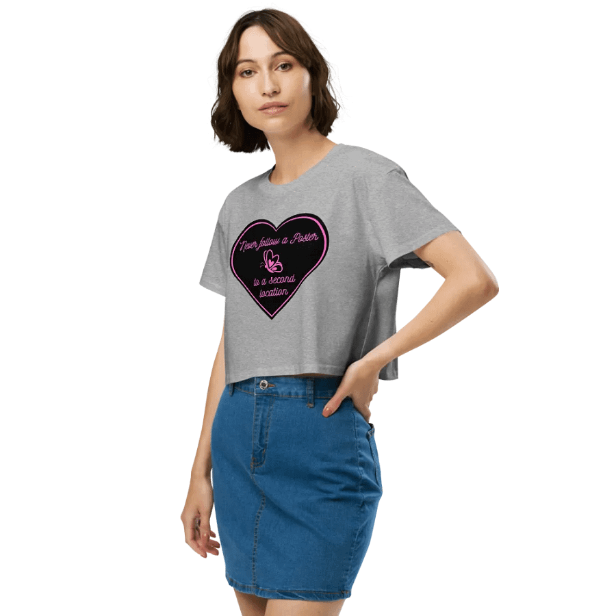 Second Location Short Sleeve Crop Top product image (64)