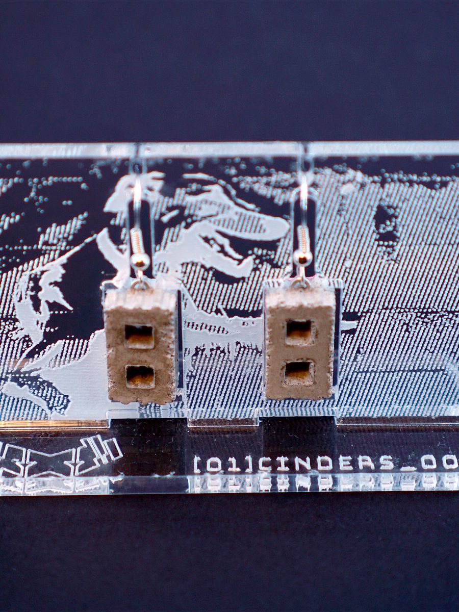 [01] Cinders {earrings} product image (4)