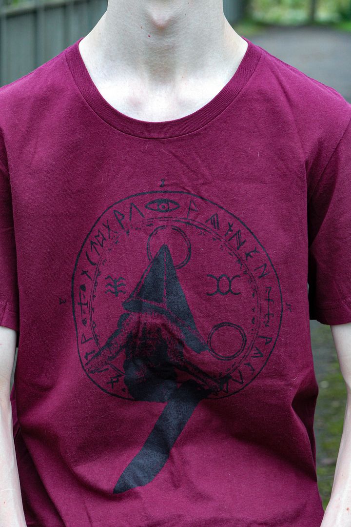 Pyramid Head & Halo of the Sun T-Shirt product image (10)