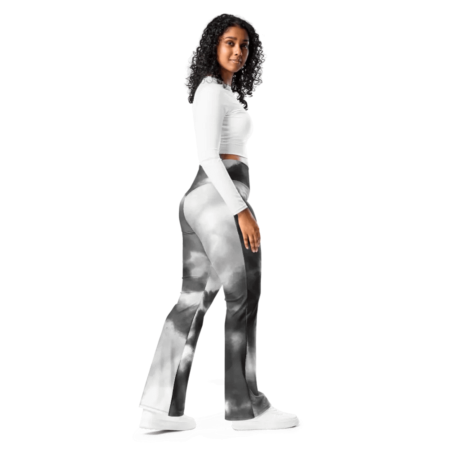 YesYes B/W Flare Leggings product image (6)