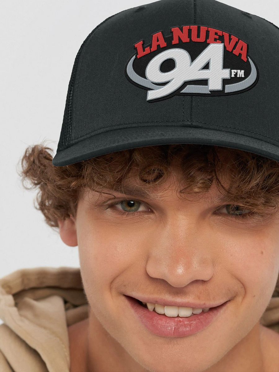 La Nueva 94 Gorra de camionero bordada product image (8)