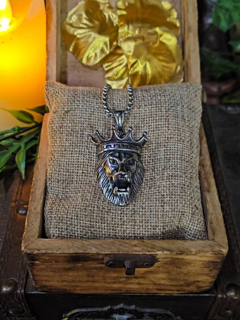 The Armored Kingdom Royal Lion Rage Necklace product image (2)