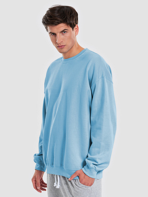 Photo showing Gildan Classic Crewneck Sweatshirt