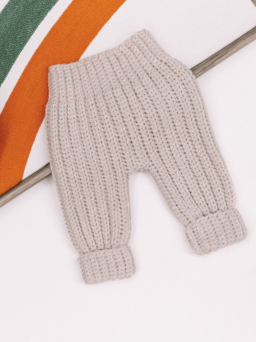The Cutest Baby Crochet Pants Free Pattern You Will Find - 5 Sizes! product image (5)