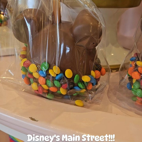 🍭 Magic Kingdom's Confectionary!!! 🍭

As soon as you walk onto Magic Kingdom's Main Street, the first smell of fresh food is ...