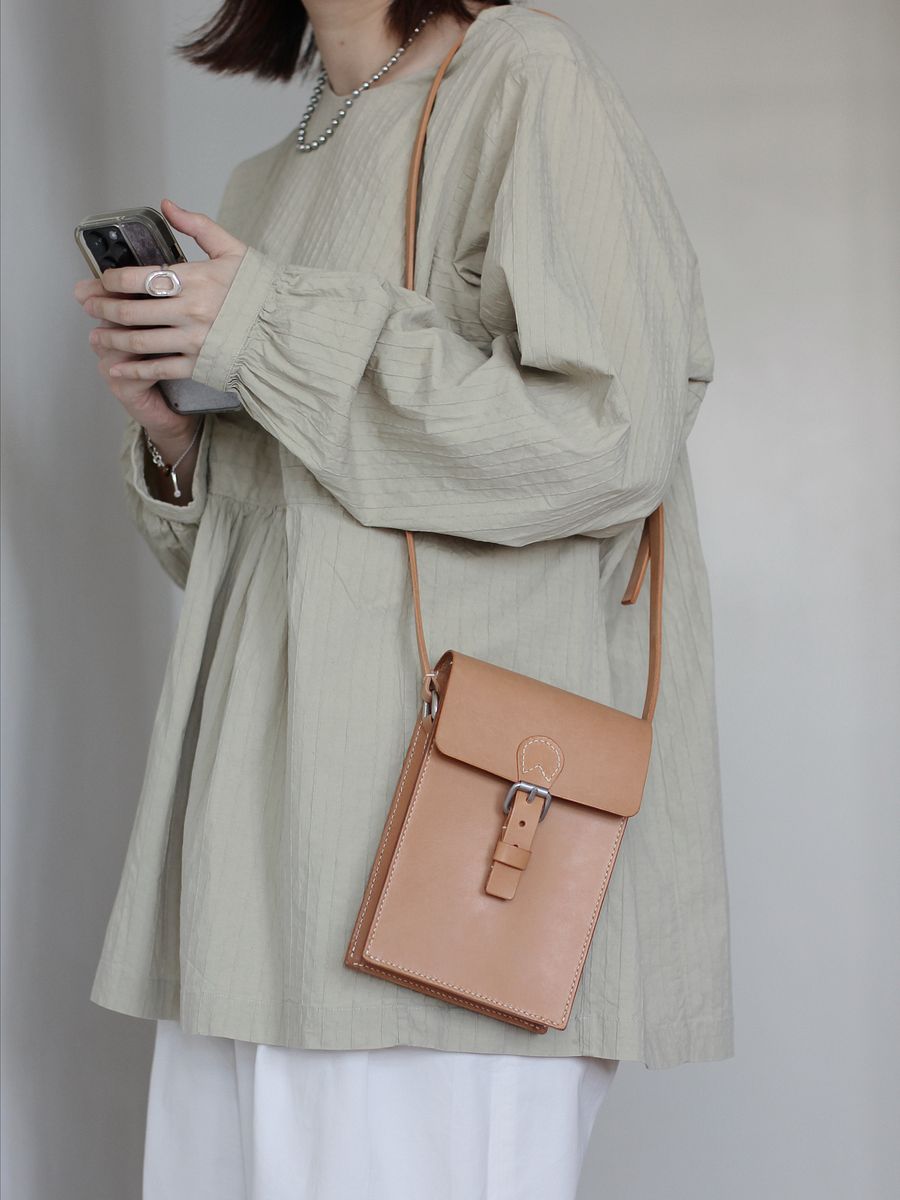Vegetable Tanned Leather Classic Satchel – Honey product image (3)