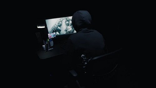 Imagine you're on your computer, and this pops up... We got revenge on Scammers by deleting their files using the Scammer Shr...