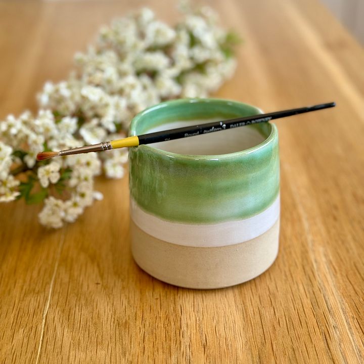 Large brush pot (green) product image (1)