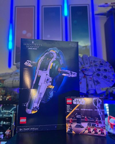 The Ultimate Collector Series Jango Fett’s Firespray-Class Starship set is at The Noodoh House! We’re building this set TONIG...