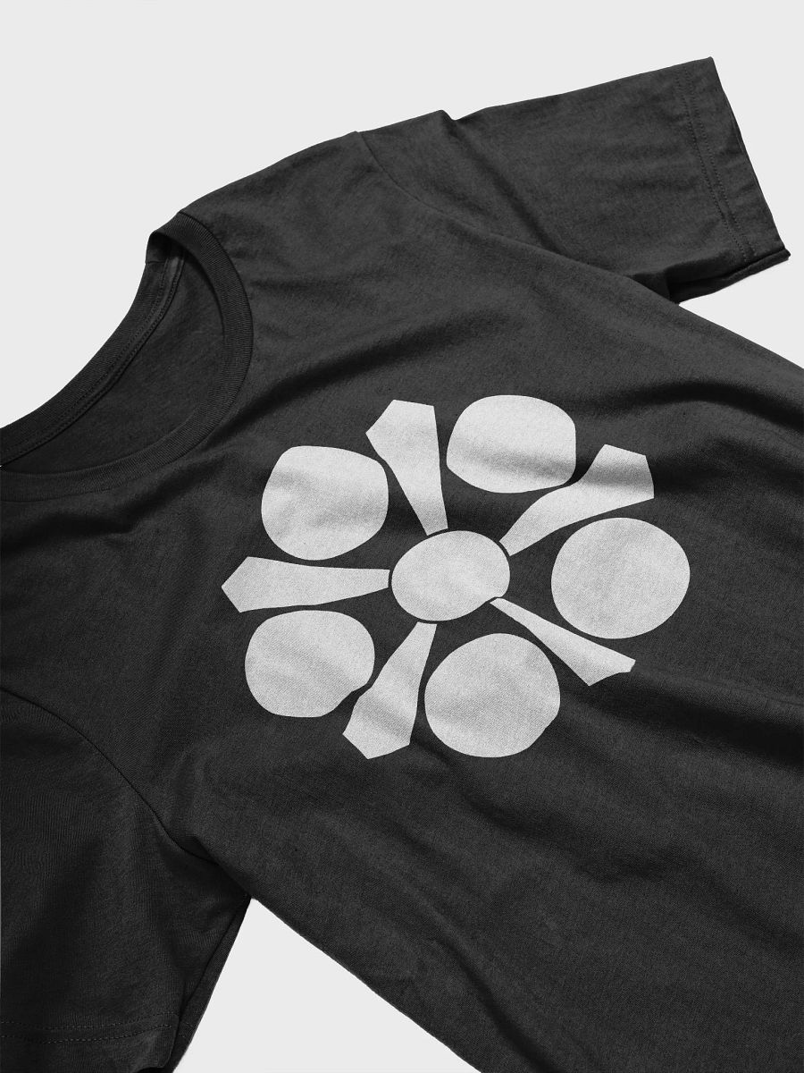 Sagara Clan Crest T-Shirt – Symbol of Resilience & Honor product image (1)