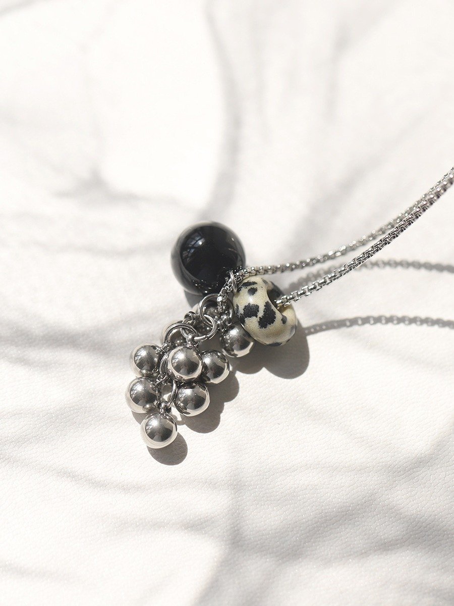 Tassel Grape Necklace | 18K Gold Plated. product image (6)