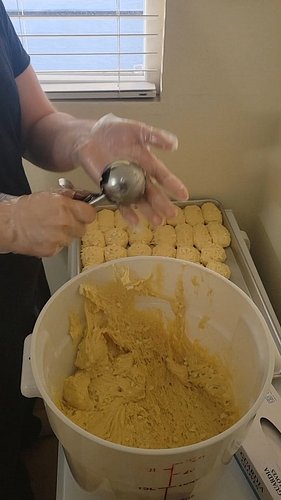 Starting the weekend the only way we know how: making 122 waffles! 🧇🧇🧇

#cozycornerwaffles #sandiegosmallbusiness #belgianwaf...