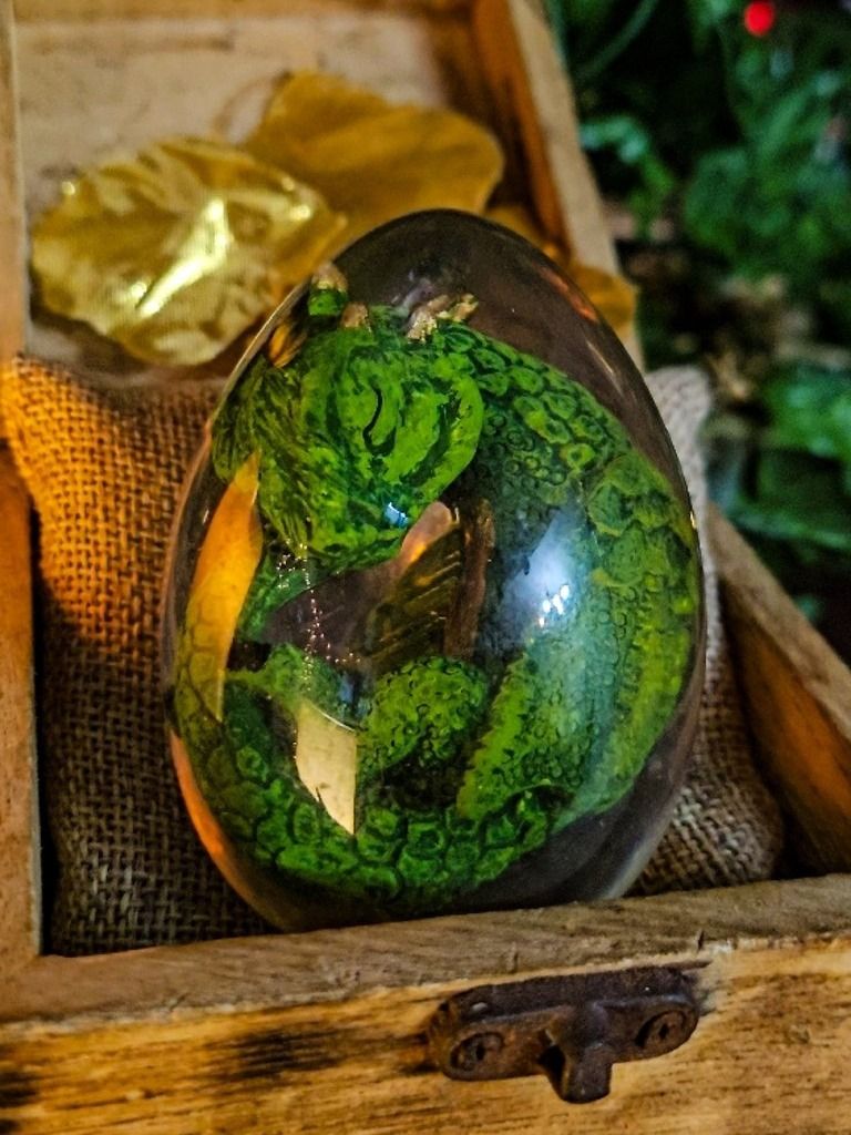 The Armored Kingdom Emerald Blaze Green Dragon Egg product image (2)