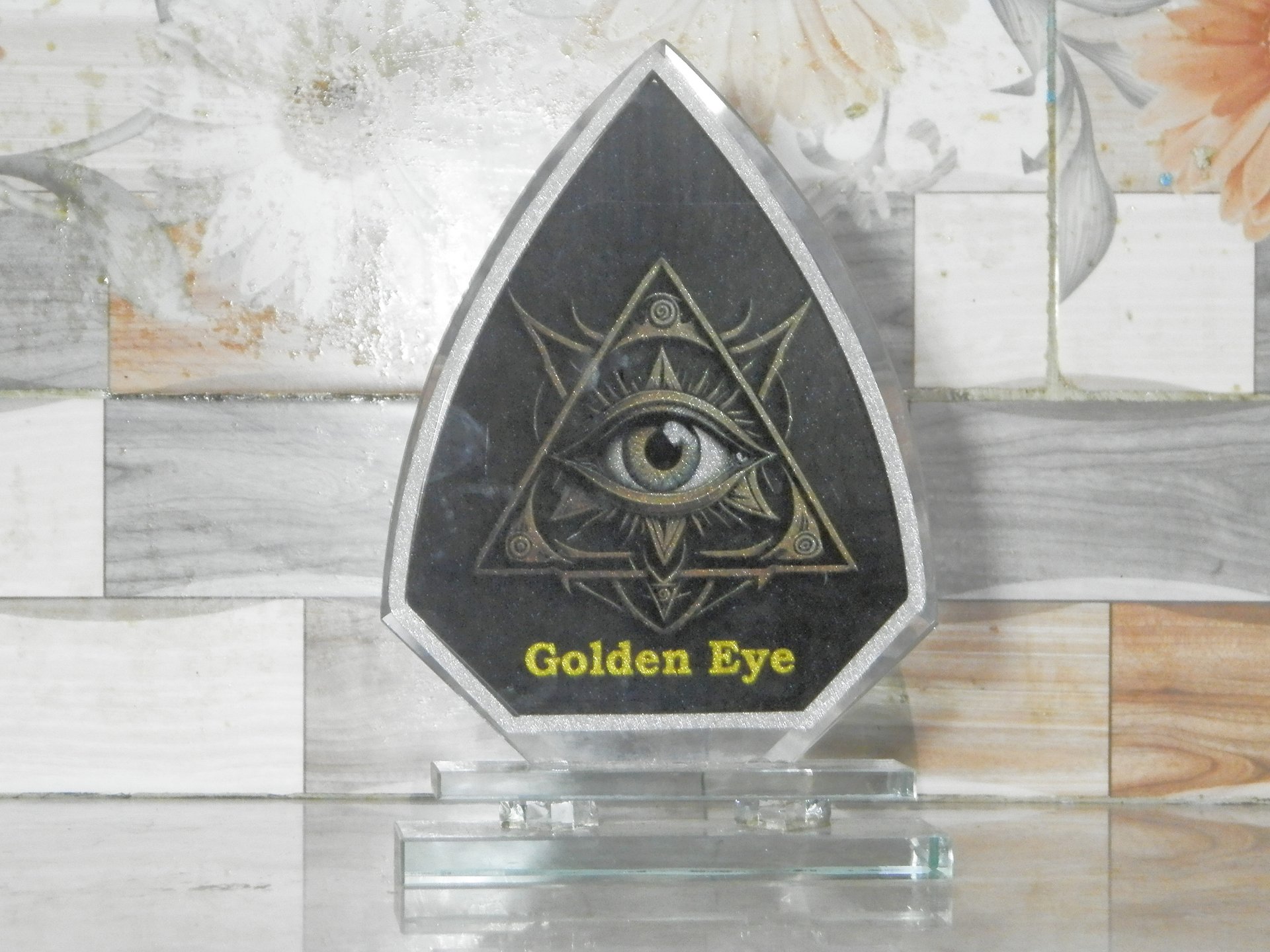 SALAM & SONS CHANDIWALE Official Designer Triangle Glass Shield product image (1)