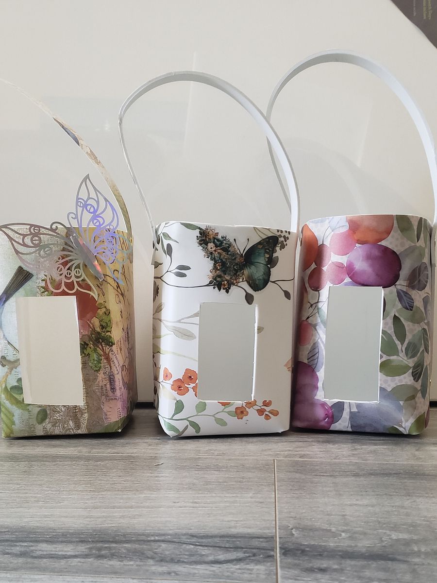 Enchanted Tea Time: Vintage Floral Glass Jar with Bamboo Lid product image (4)