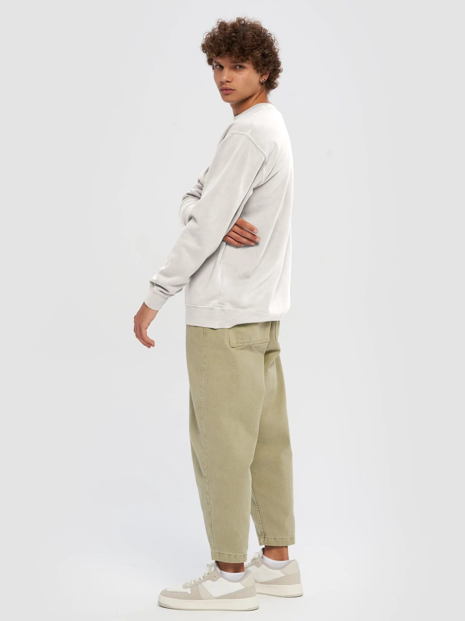 Rutra Sweatshirt - Black Logo product image (82)