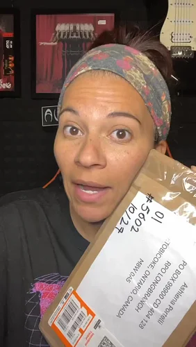 @stevedwest you’re the best!! @lastelleband merch!!!