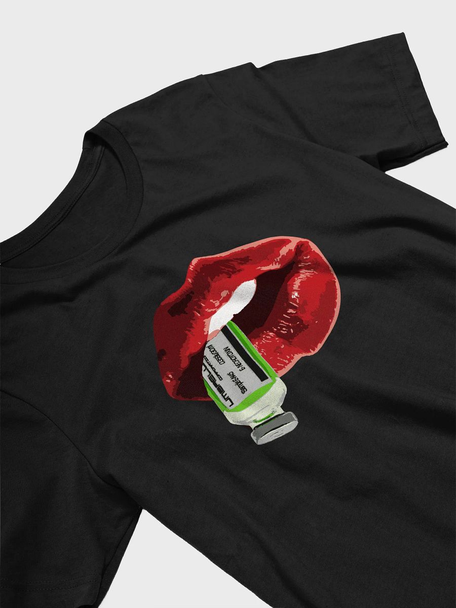 A Kiss To Kill Graphic T-Shirt product image (3)