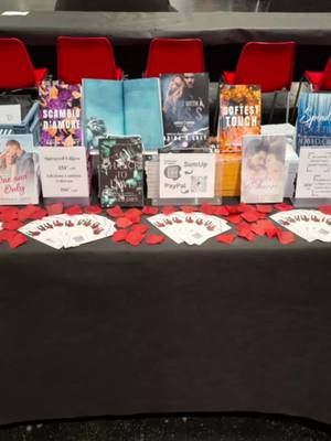 ✨ Il mio #FRI25 ✨ Un'esplosione di emozioni e incontri indimenticabili!   Grazie di cuore al @Festival Romance per avermi ospitata e un MEGA grazie a tutti i lettori e blogger che si sono fermati per un saluto e dato una possibilità ai miei libri!   Un ringraziamento speciale agli autori che ho avuto il piacere di conoscere e ai booktoker che mi porto nel cuore! 📚❤️   @Kyra Synd  @Lacriccadellibro  @Lanza book 📓📖📖🌵💕  @illy books💓📚🐱  @carmen.book🩵📖  @Libriconfragole🍓  @Victor Diamandis  @Naike Ror amore, la nostra foto😭  @DidiLibrary🌷✨  @Sarah Riverafinalmente ce l'abbiamo fatta a farci una foto!  @Alessia Malvestio  e tutti quelli che dio santissimo mi sono scordata il nome🙈  🔥 #FestivalRomance #FRI25 #RomanceLovers #BookSigningVibes