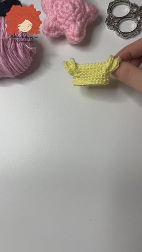 ✨ Estoy obsesionada con estas bolitas y cómo se ven en mis diseños 🤩💕 ¡Le dan tanta textura y personalidad a la prenda! Hasta...