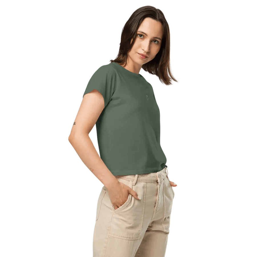 EXCLAIMING MENTALLY (monochrome green) embroidered waist length t-shirt product image (4)