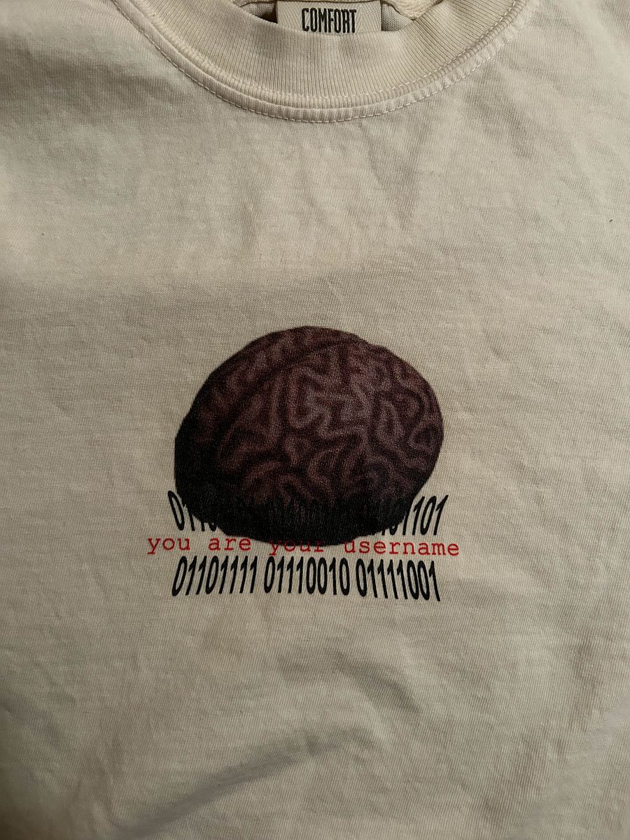 memory tee product image (2)