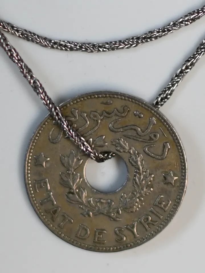 قلادة قرش سوري 1935 وسلسال فضة product image (2)