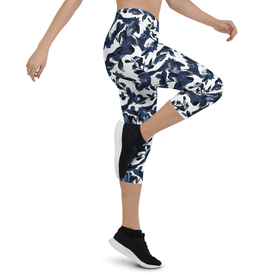 Wild Waves | Capri Leggings product image (4)