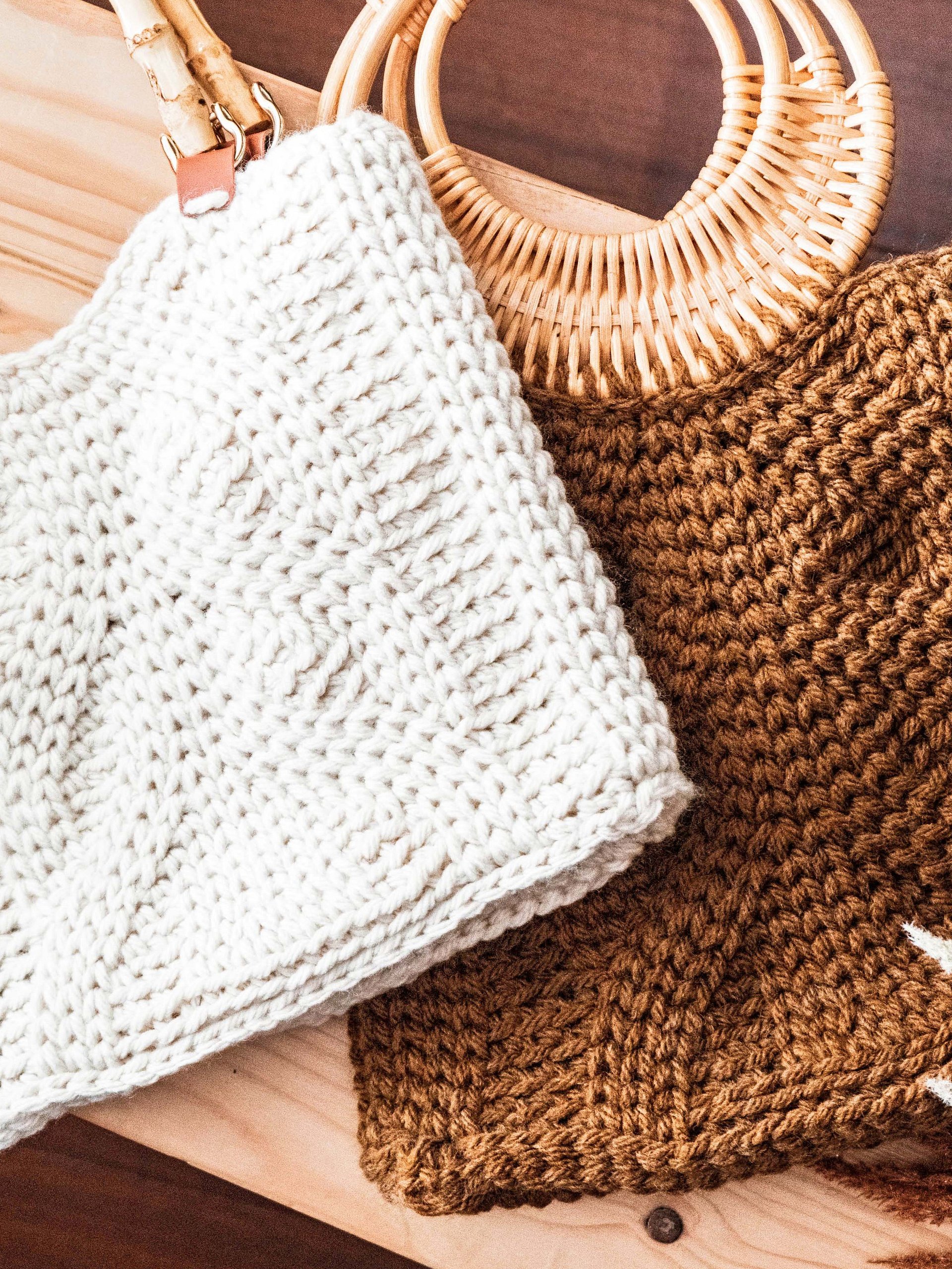 Royal Antler Crochet Bag product image (7)