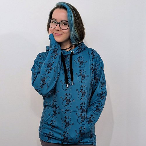 New merch is here and with it my new favourite hoodie! 🥰 There are also new mugs, water glasses, beanies, mouse pads, sticker...